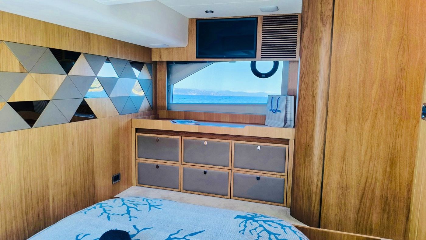 Cabine avec télévision