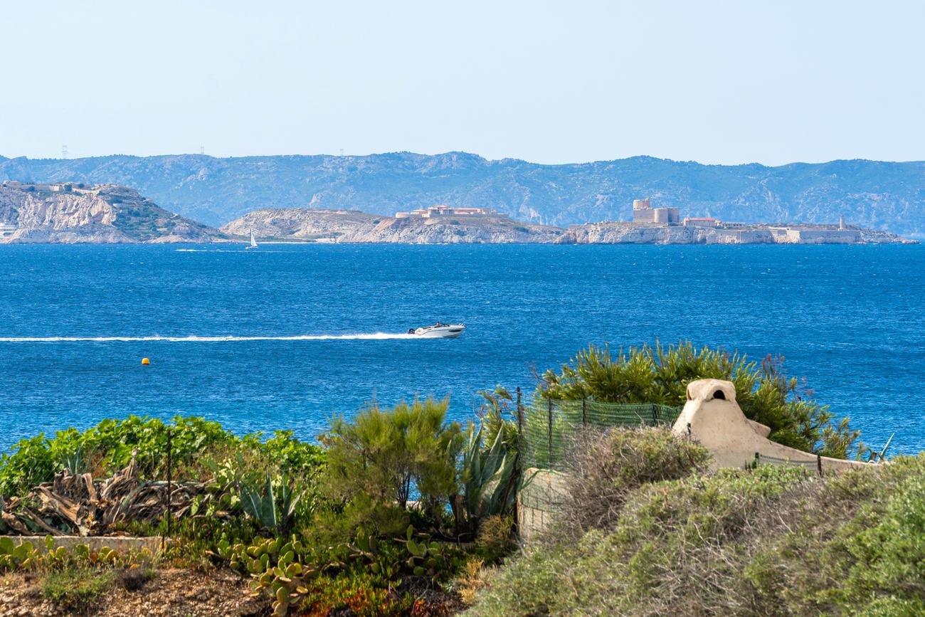 Vue sur la mer et les îles du Frioul